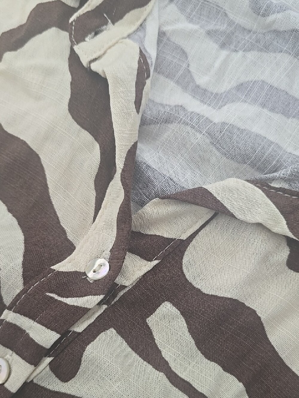 NWOT Love Tree Zebra-Print Button Down Shirt Dress with Tie Waist Taupe & Cream - Picture 4 of 11